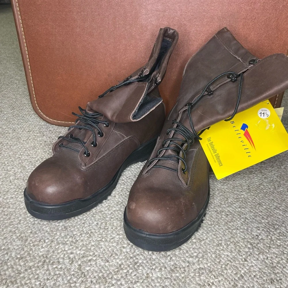 NWT Belleville steel toe boots